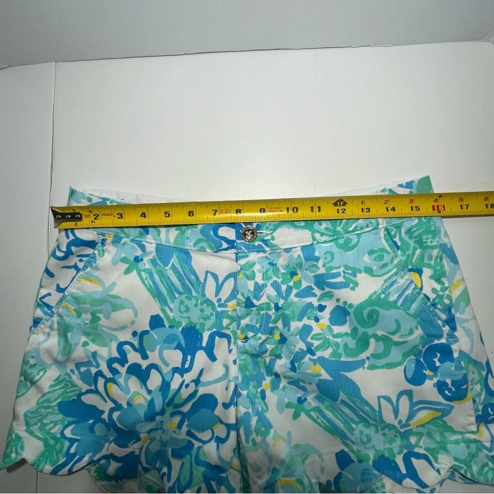 Lilly Pulitzer Buttercup Stretch Shorts Scalloped Hen Blue Floral Print Size 4 - Picture 6 of 9